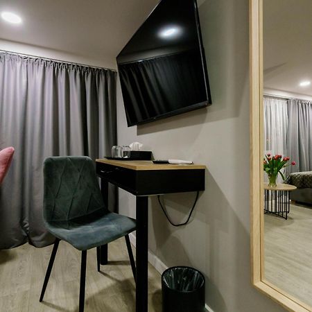 Kamienica No 111A Warsaw Airport Aparthotel Екстериор снимка