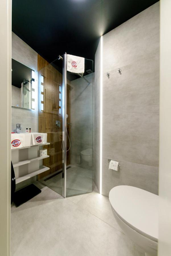 Kamienica No 111A Warsaw Airport Aparthotel Екстериор снимка