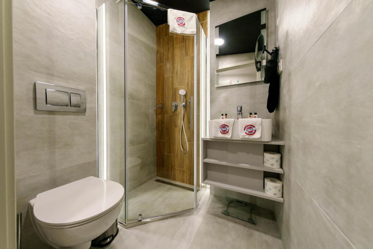 Kamienica No 111A Warsaw Airport Aparthotel Екстериор снимка