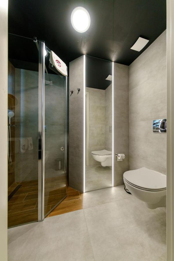 Kamienica No 111A Warsaw Airport Aparthotel Екстериор снимка