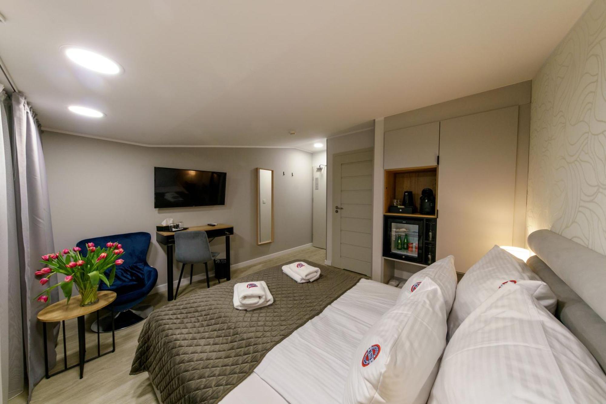 Kamienica No 111A Warsaw Airport Aparthotel Екстериор снимка
