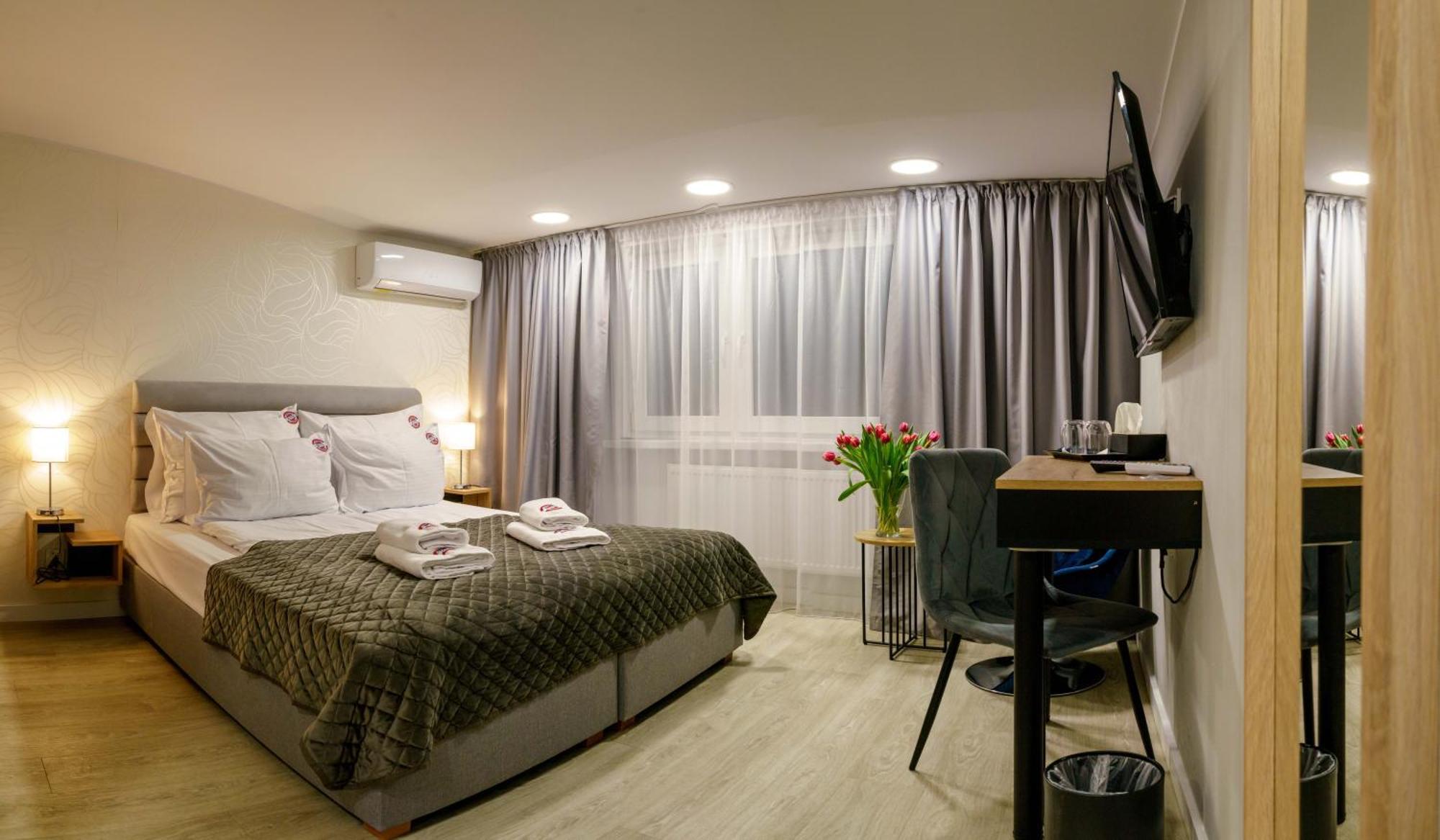 Kamienica No 111A Warsaw Airport Aparthotel Екстериор снимка